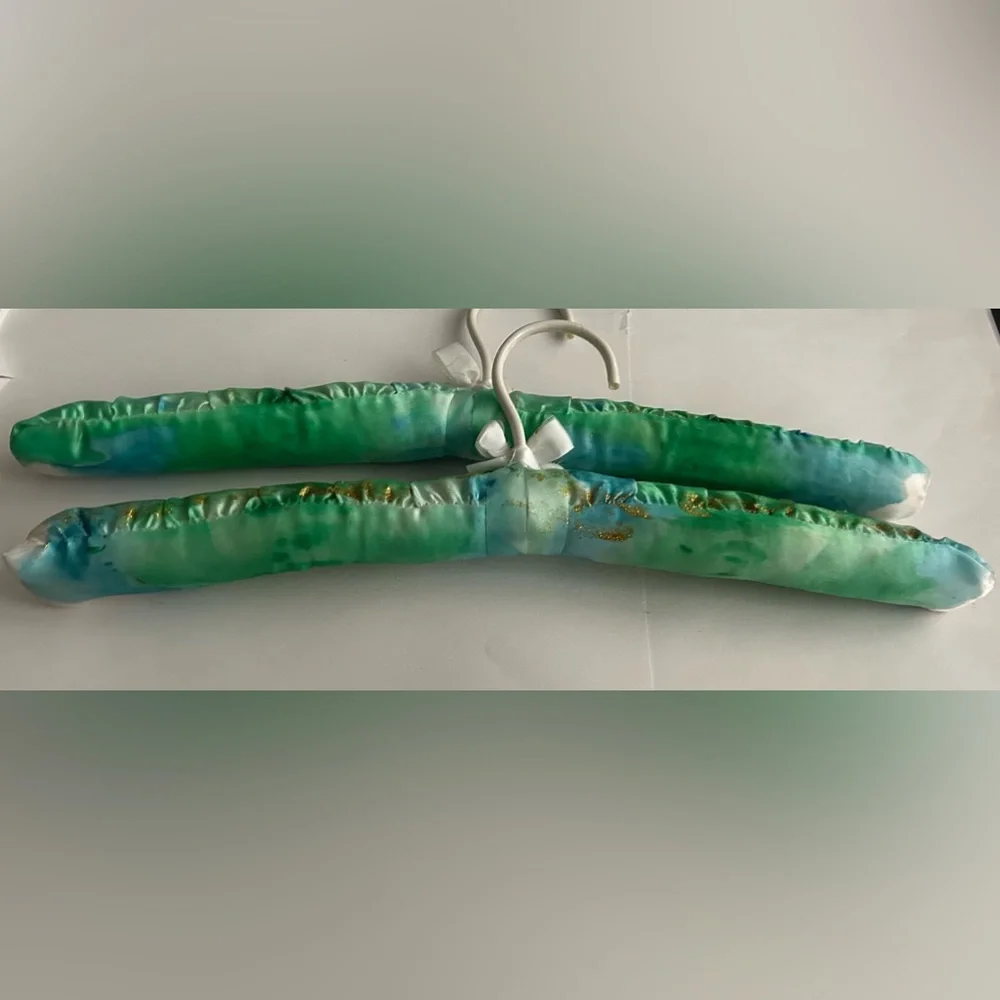 New Two Hangers Bow with Rose Hand Painted by Artist Blue Green made in USA